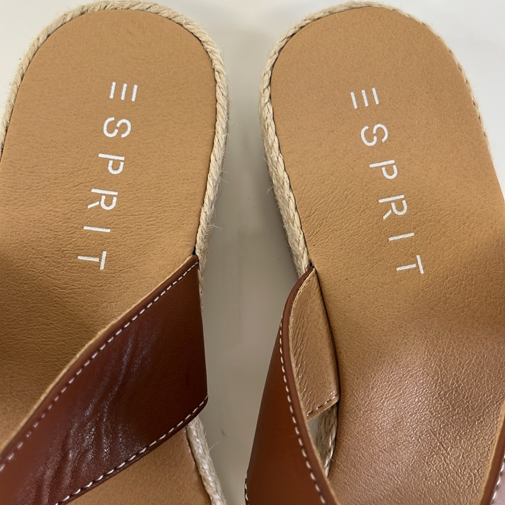 ESPRIT - Picture 7 of 9